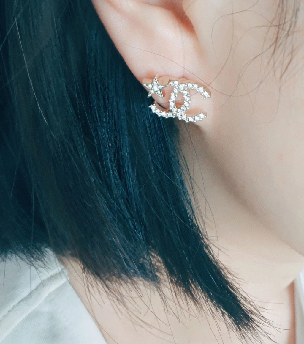 Chanel Star Earrings - 18K Yellow Gold