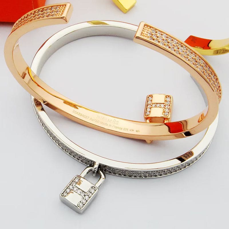 Hermes Kelly Clochette Moissanite Bracelet - 18K Yellow Gold