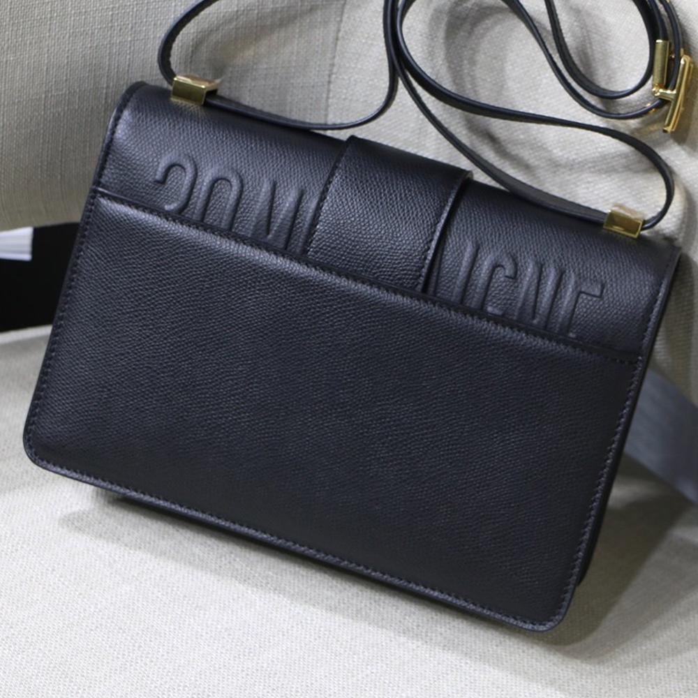 Dior 30 Montaigne Pouch
