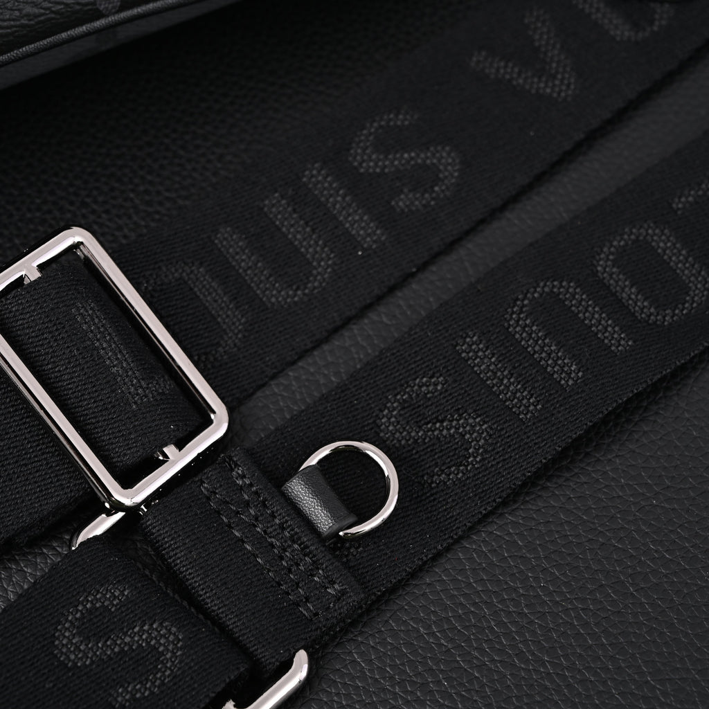 Louis Vuitton Discovery Pochette MM – Monogram Eclipse