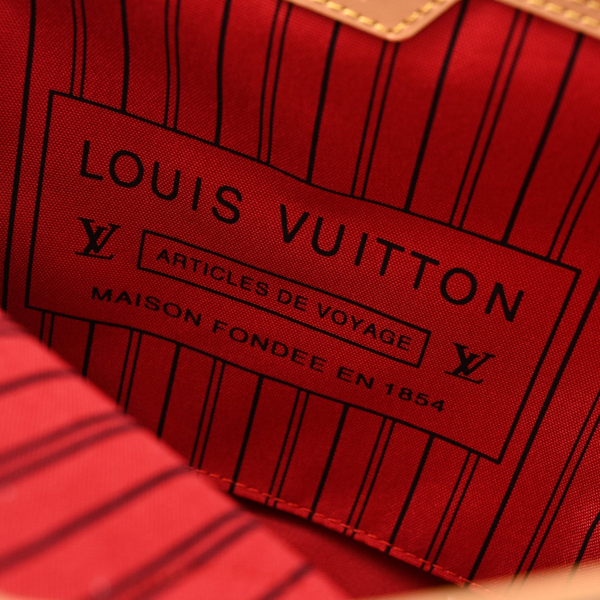 Louis Vuitton Neverfull MM Tote Bag – Monogram Canvas with Red Interior