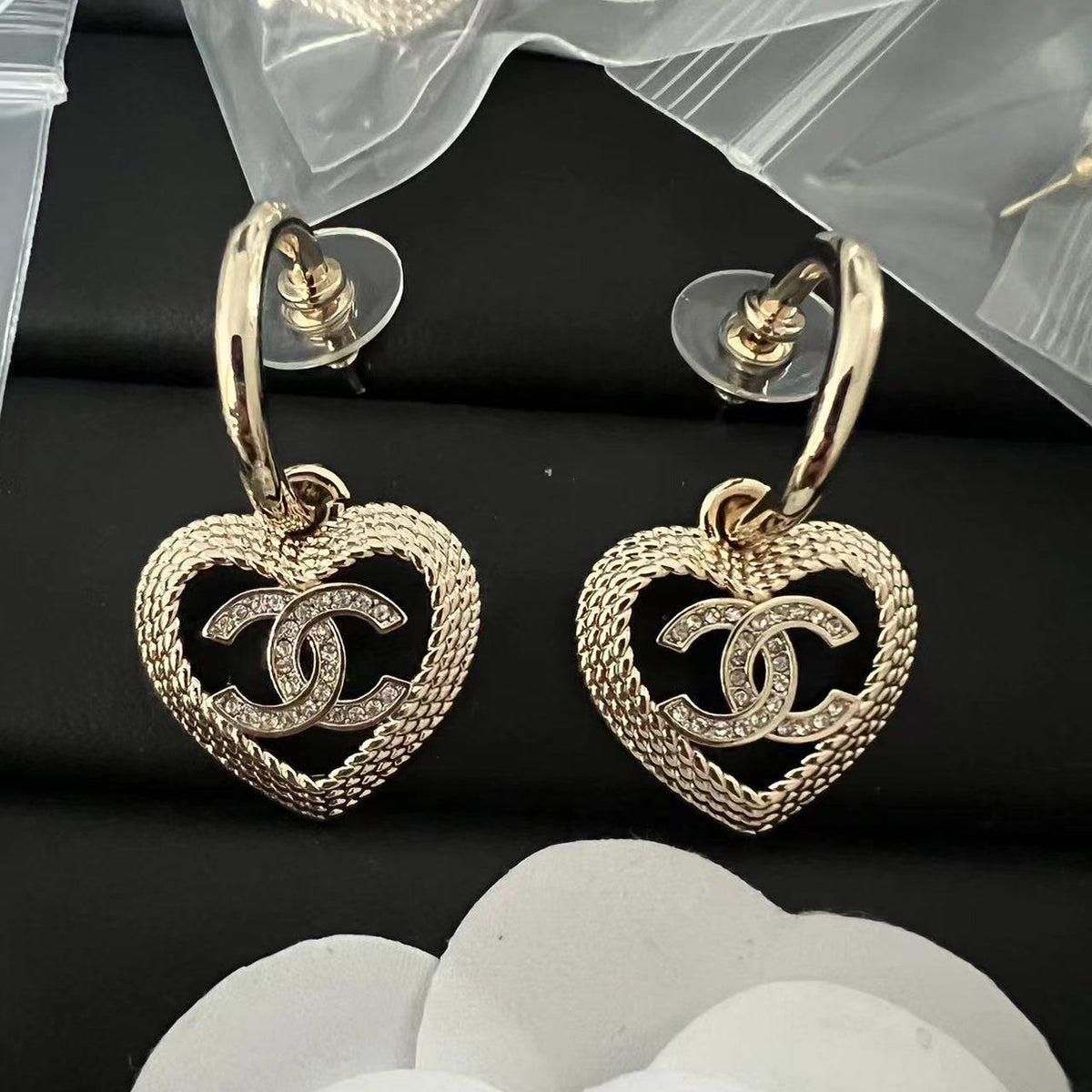 Chanel Heart Earrings - 18K Yellow Gold