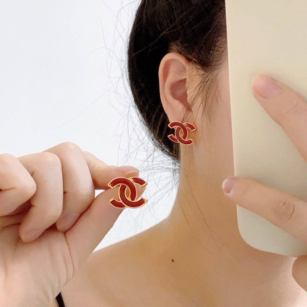 Chanel Red Resin Earrings - 18K Yellow Gold