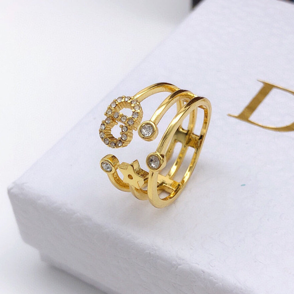 Dior Star Diamond Ring - 18K Yellow Gold