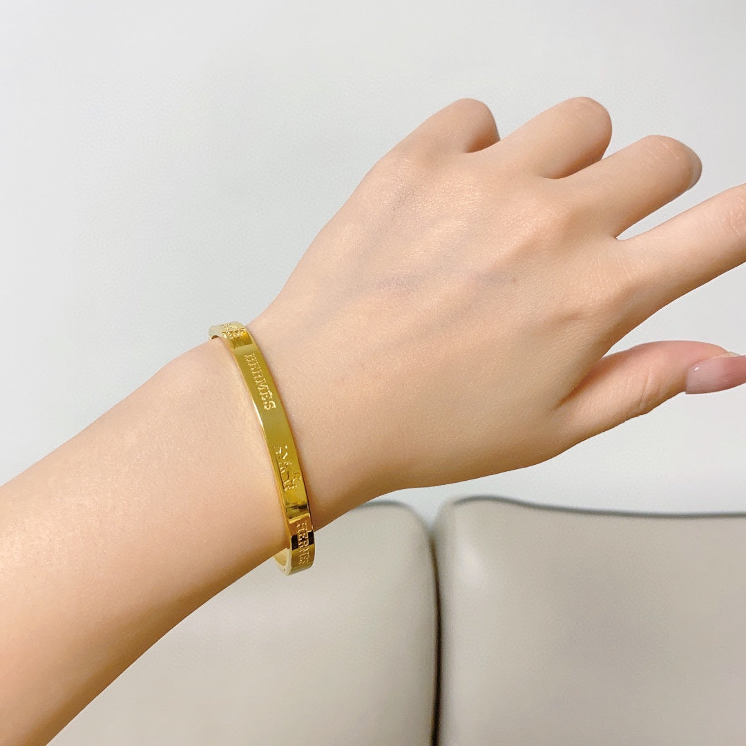 Hermes Bracelet - 18K Gold