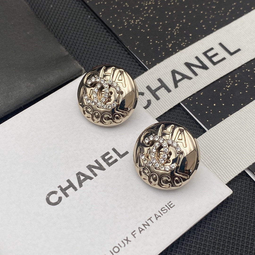 Chanel Circle Diamond Earrings - 18K Yellow Gold