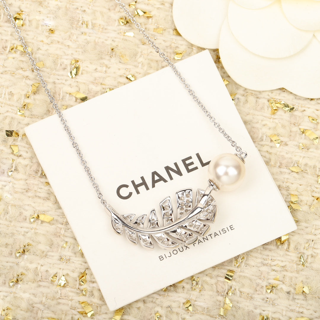 Chanel Plume De Necklace