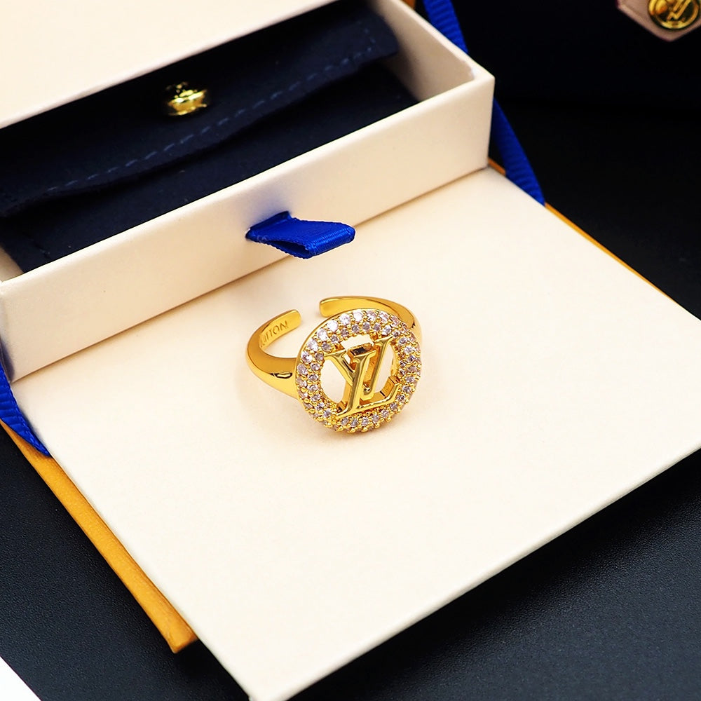 Louis Vuitton Louise Tresor Ring - 18K Yellow Gold