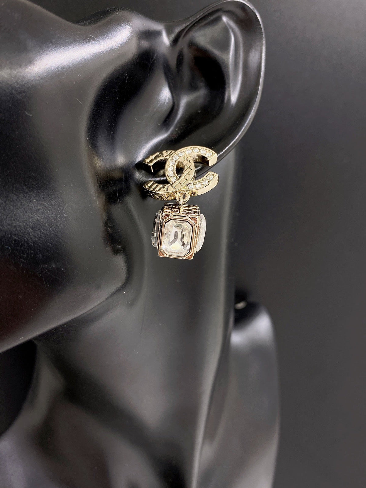 Chanel Square Crystal Pendant Earrings - 18K Yellow Gold