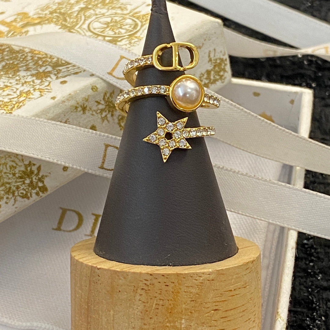 Dior Star Pearl Ring - 18K Yellow Gold