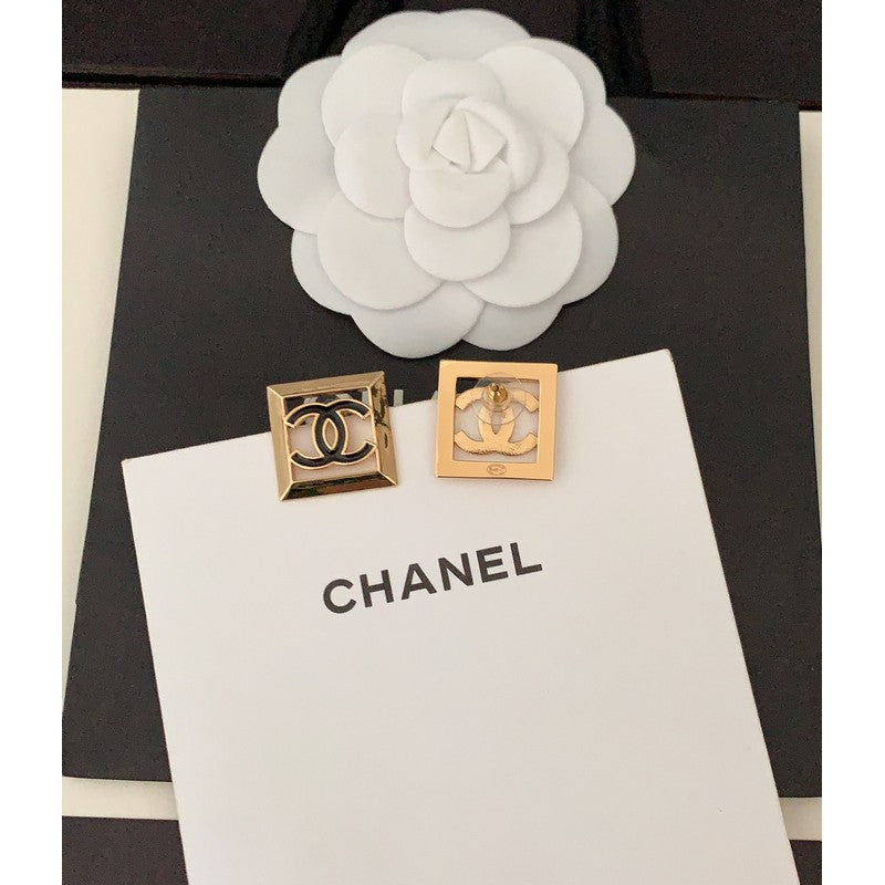 Chanel Square Hollow Earrings - 18K Yellow Gold