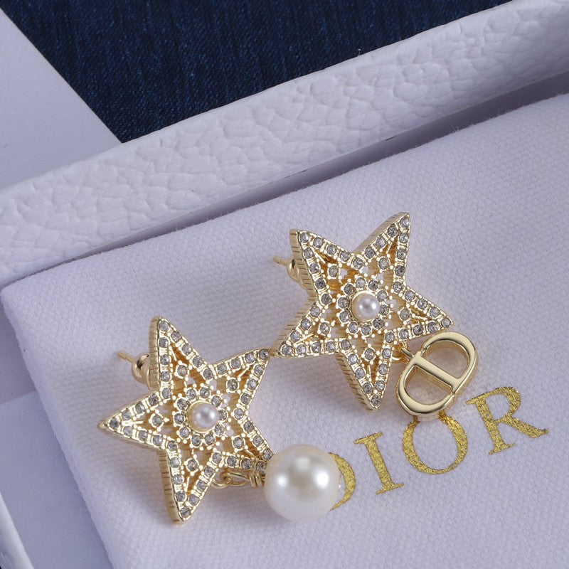 Dior Star Diamond Earrings - 18K Yellow Gold