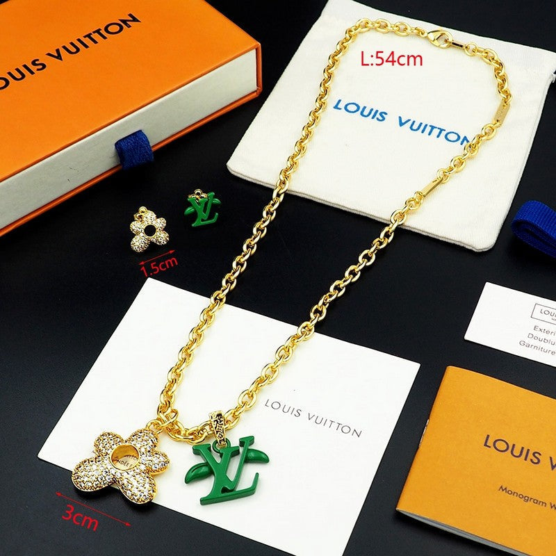 Louis Vuitton Blossom Green Diamond Earrings - 18K Yellow Gold