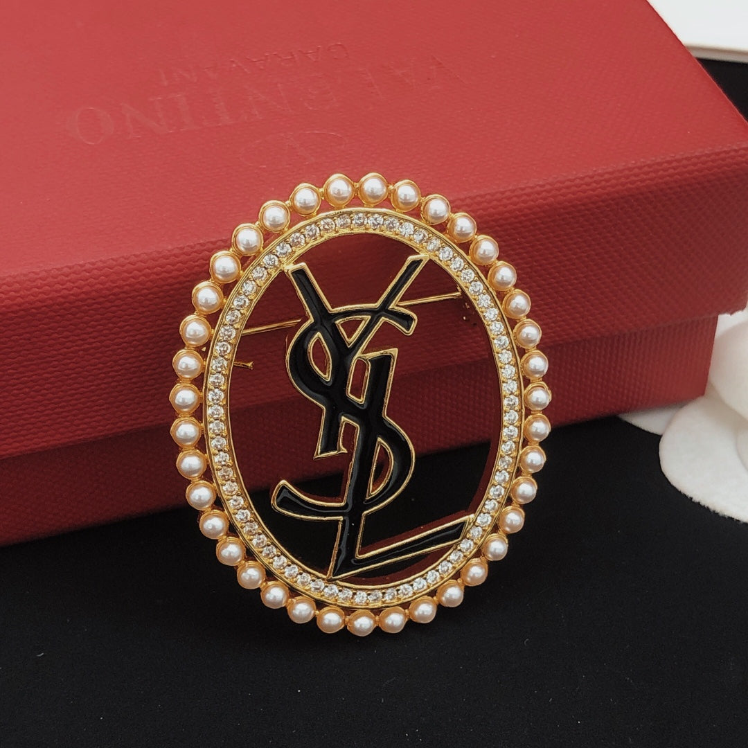 Oval Pearl Brooch