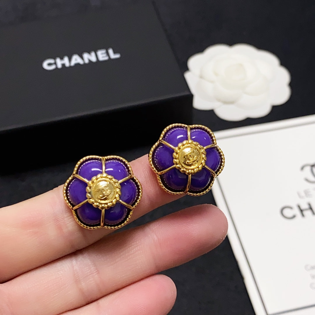 Chanel Purple Flowers Earrings - 18K Yellow Gold