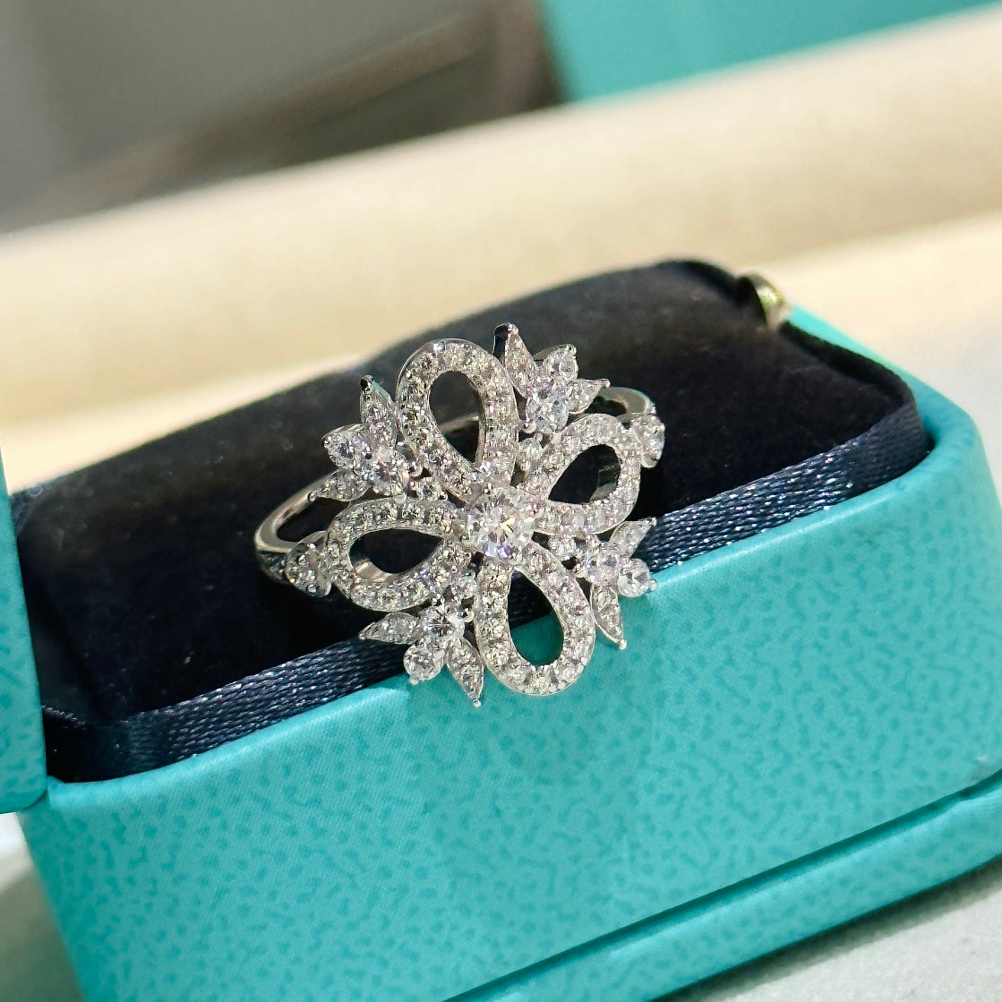 Tiffany Vintage Flower Ring - 18K White Gold