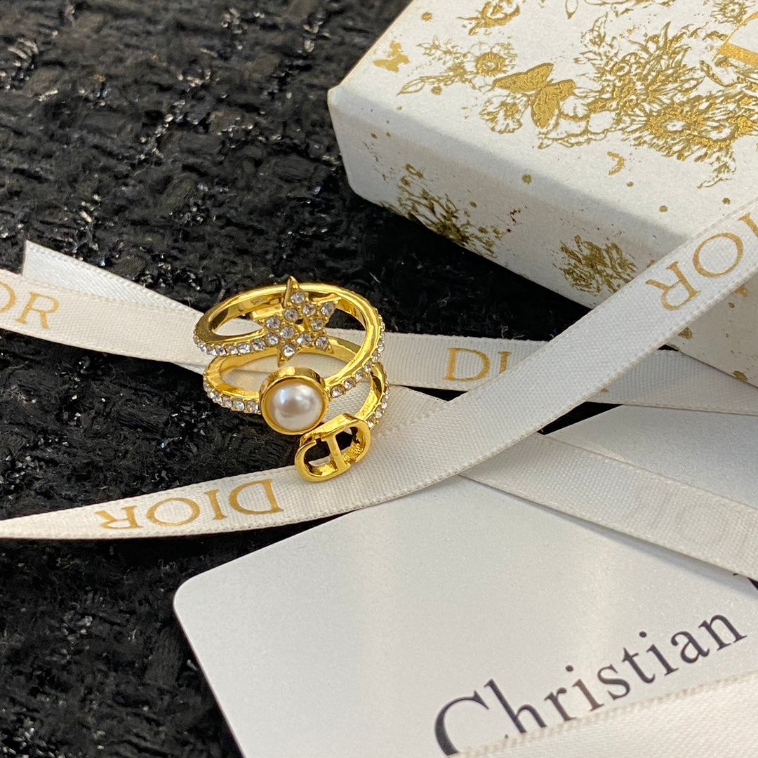 Dior Star Pearl Ring - 18K Yellow Gold